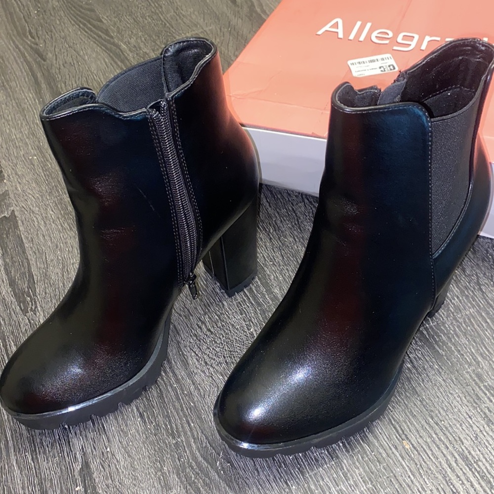 Allegra K boots size 8